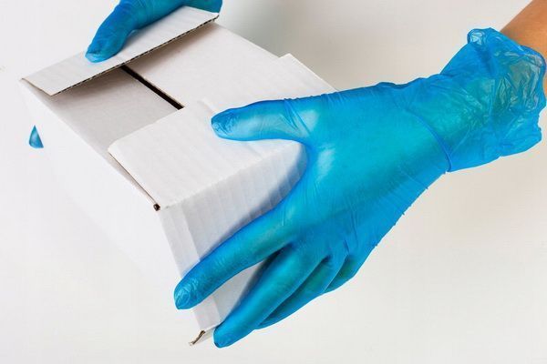 Особенности виниловых перчаток и сфера их применения